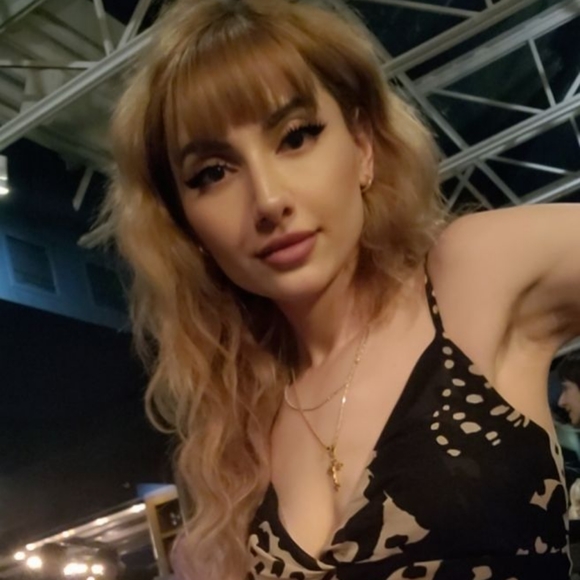 Meet your Posher, Sally - Picture 2 of 5